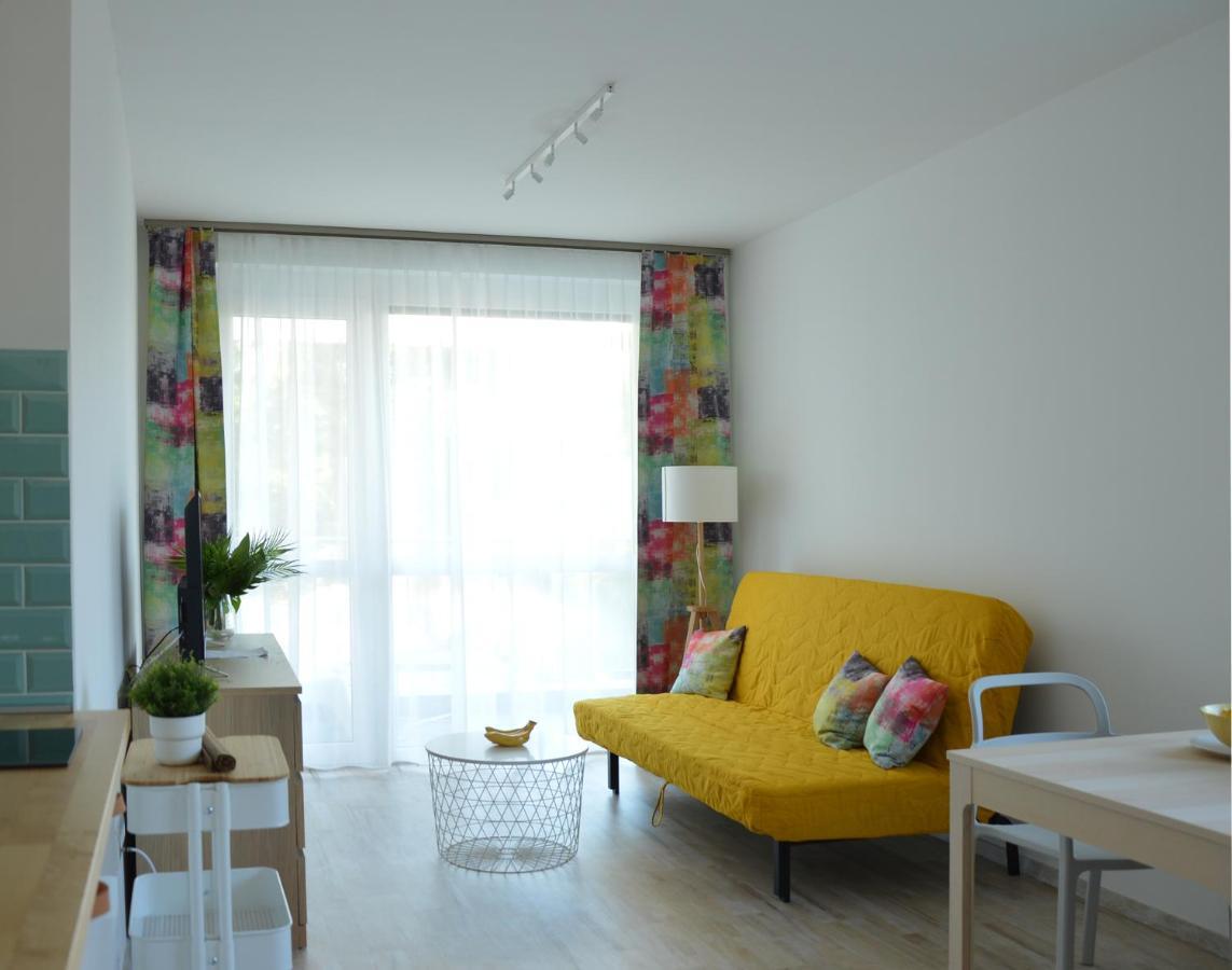 Inn Lelle Balatonlelle Exteriör bild